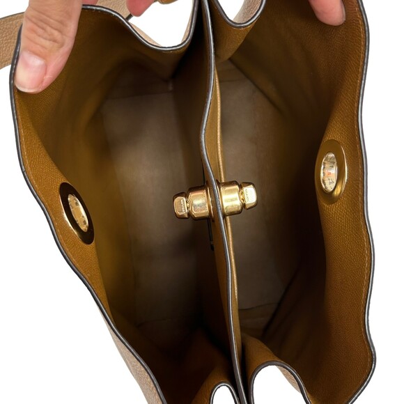 COACH Charlie Bucket Bag Sand Taupe Beige Everyday Classic Gold Hardware ($350) - Picture 5 of 14